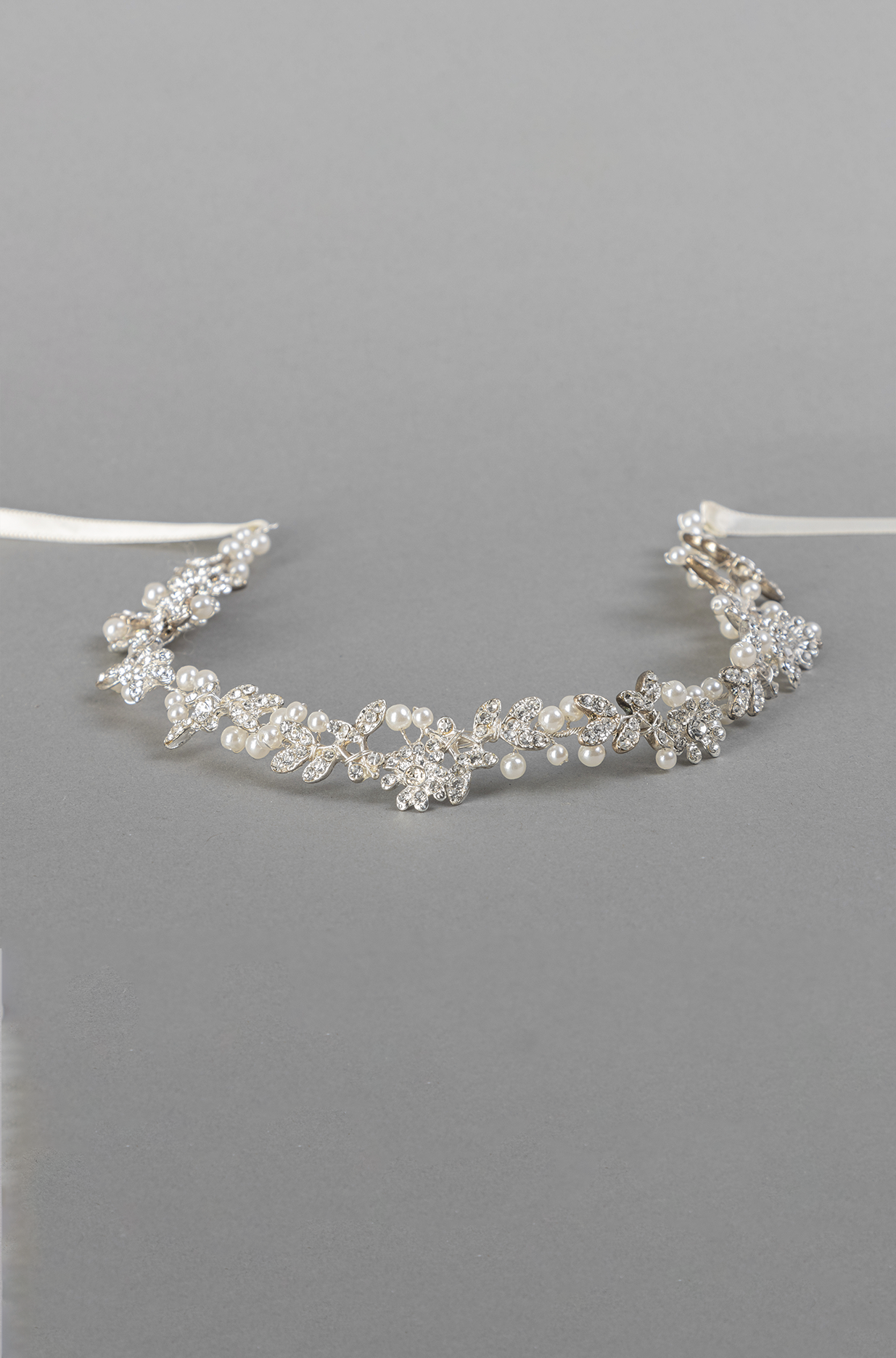 SHINE PEARLS TIARA