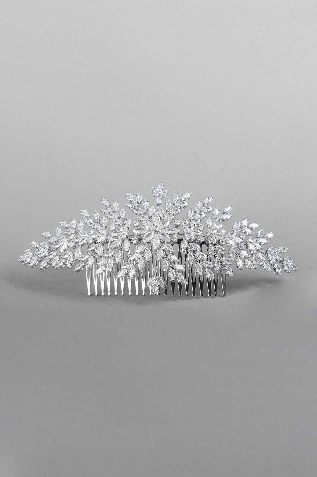 ELEGANT HEADPIECE SILVER LEAVES